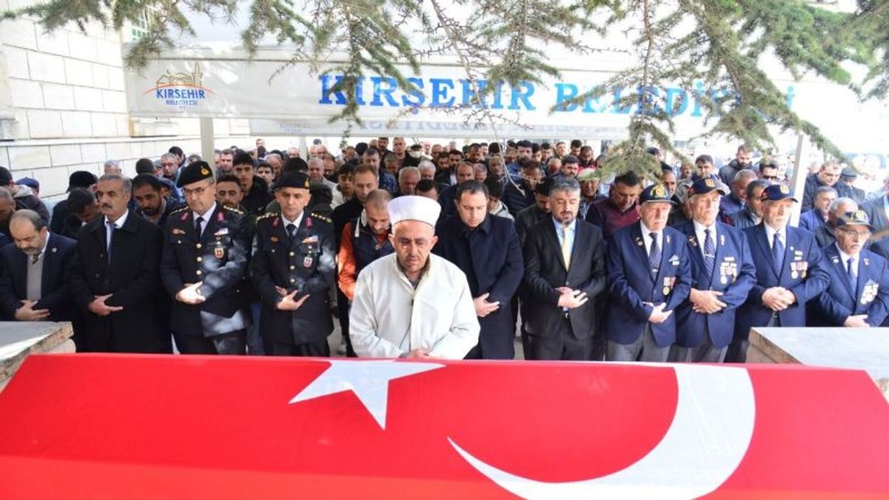 Kıbrıs Gazisi Toprağa Verildi