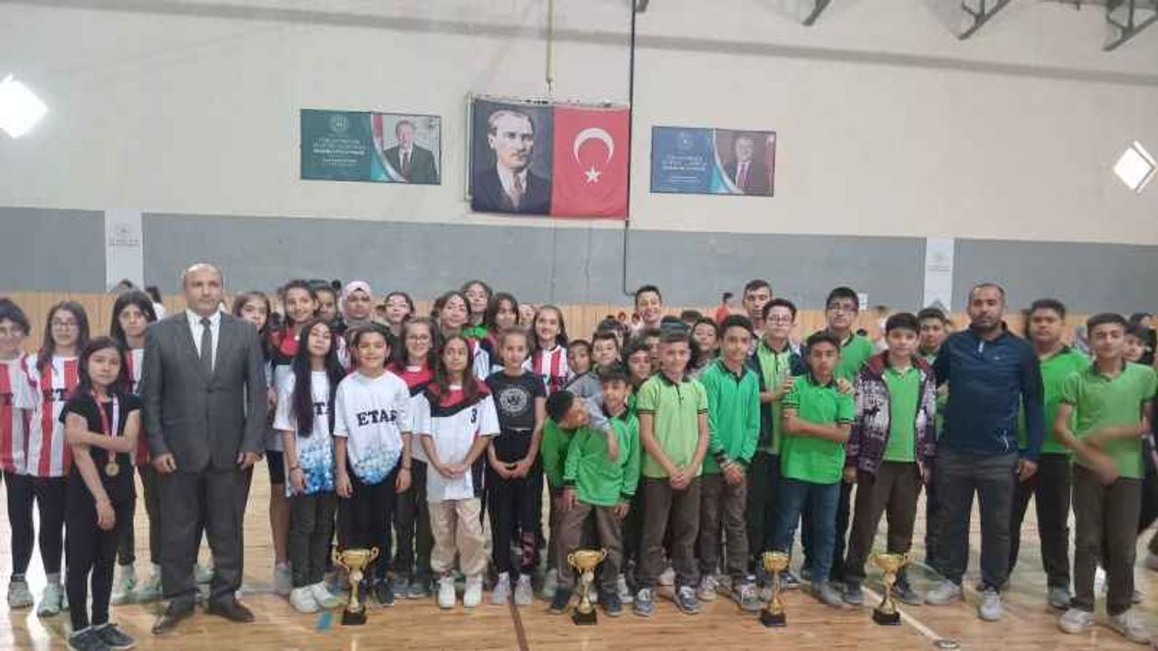 Tören Coşkuyla Kutlandı
