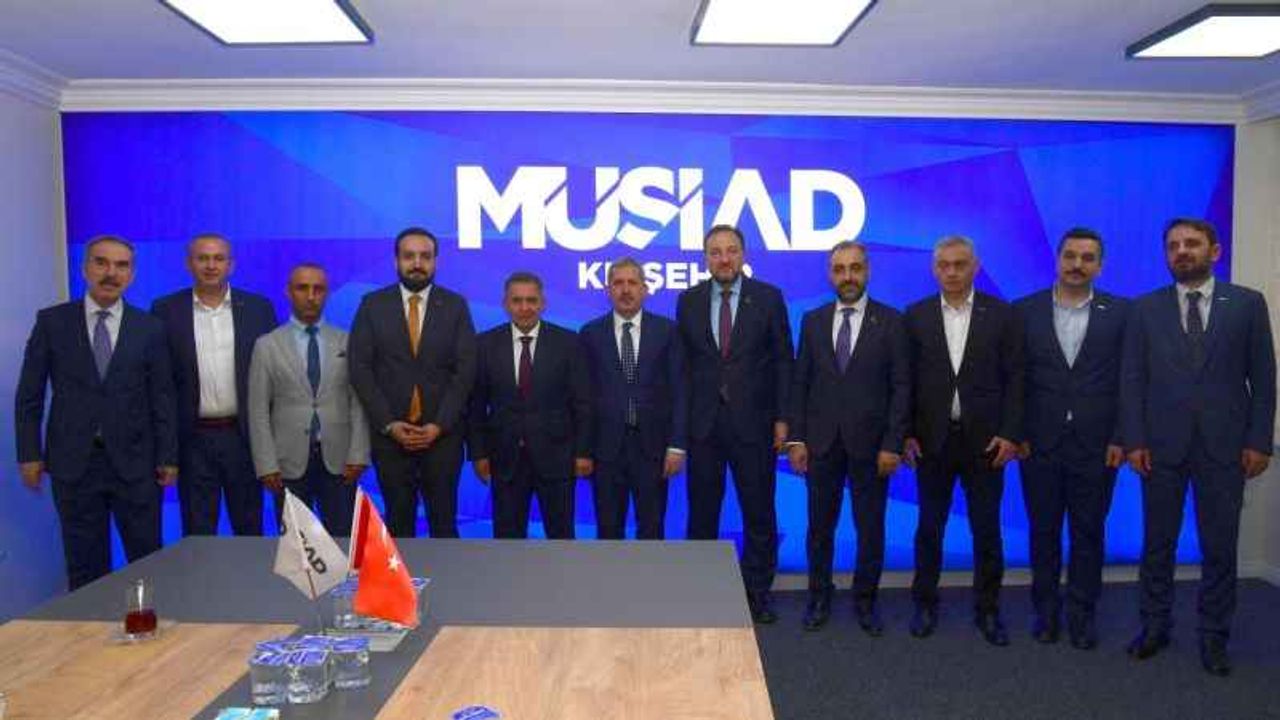 İş Dünyası ve yöneticiler bir arada
