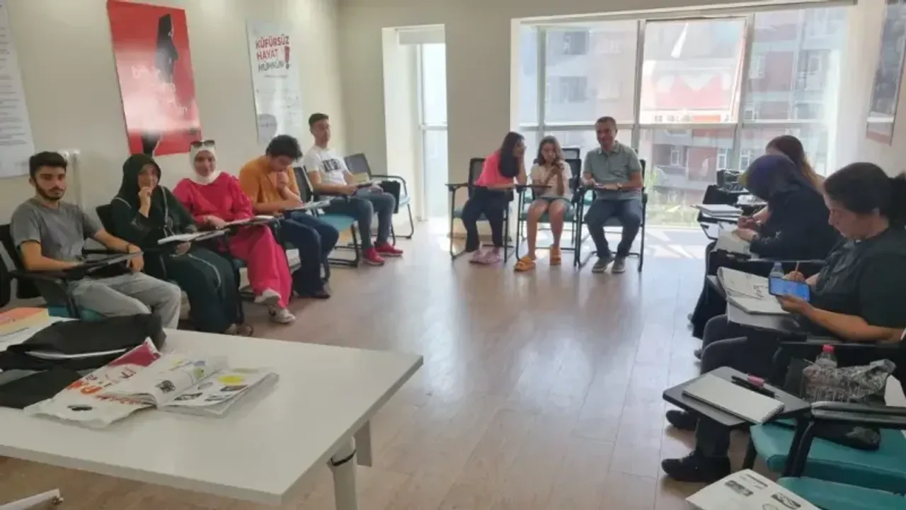 KADEM gençleri geleceğe hazırlıyor