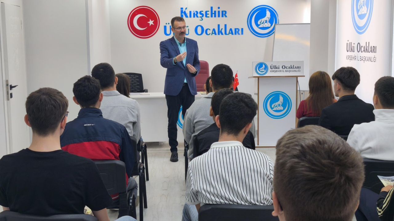 Ülkü Ocakları Kırşehir’de seminerlerle buluştu