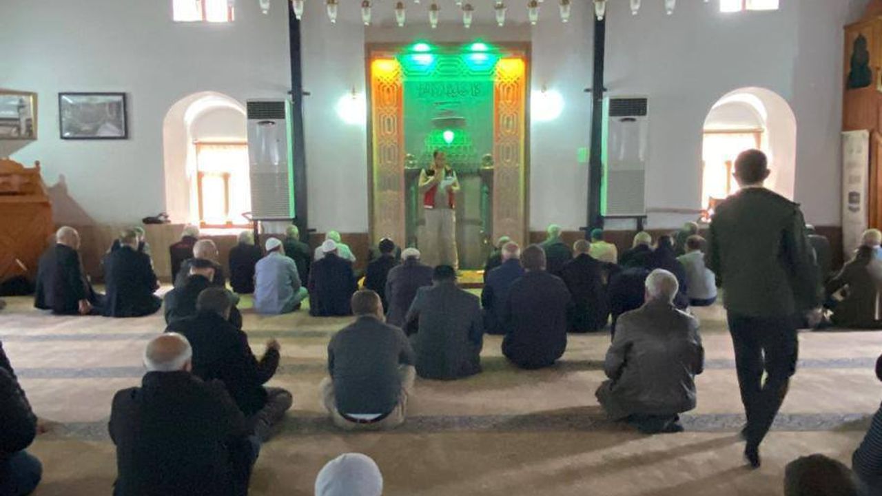 Aile destekleri ve sosyal hizmetler cami cemaatiyle paylaşıldı