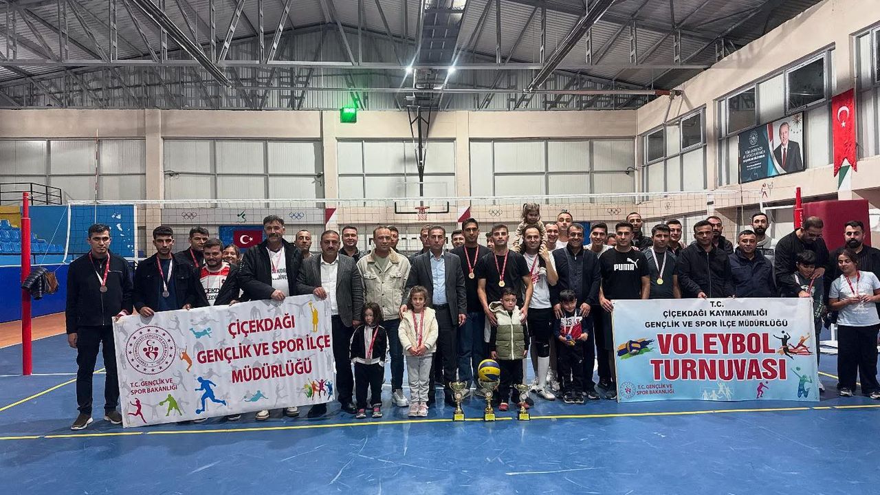 Cumhuriyet Bayramı coşkusu Çiçekdağı’nda sahalarında yaşandı