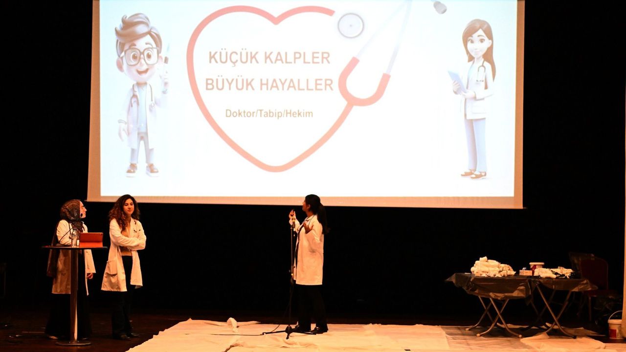 Kırşehir’de genç zihinler doktorluk ve arkeolojiyle tanıştı