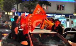 Galatasaray taraftarı sokaklara döküldü