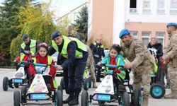 Kırşehir'de Jandarma'dan Hayati Trafik Eğitimi !