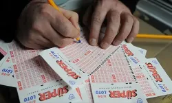 Şanslı talihli 461 Milyon TL'lik çekini aldı