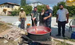 Kırşehir Valisi salça kaynattı