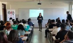Üniversite öğrencilerine önemli eğitimler verdi