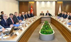 Başkan Çanakçı, Bakan Kurum ile yatırımları görüştü