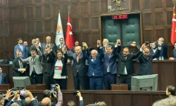 Cumhurbaşkanı Erdoğan, rozetini taktı