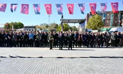 Cumhuriyet coşkusu Cacabey Meydanı'nda başladı