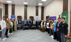Kırşehir’de gençler sorularıyla sahnedeydi