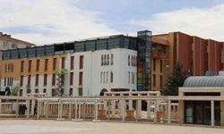 İlk AVM olan tarihi Ahi Çarşısı boyanıyor