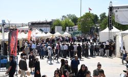 Bilimin kalbi iki gün boyunca Cacabey Meydanı’nda attı