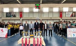 Çiçekdağı’nda Liseler Arası Voleybol Turnuvası coşkusu yaşandı