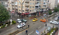 Gökyüzü aniden karardı, yağış etkili oldu