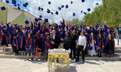 Mucur'da mezuniyet coşkusu sergi ve kermesle taçlandı