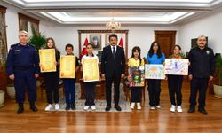 Vali Demiryürek, Trafik Haftası’nda geleceğin kalemlerini ödüllendirdi