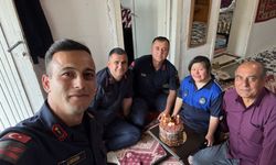 Akpınar’da Jandarma’dan Sıla Yılmaz’a doğum günü sürprizi