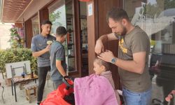 Kırşehir’de berberden çocuklara özel dokunuş