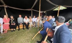 Yağmurlu çadırında bozlak sesleri yükseldi