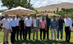 Kırşehir MÜSİAD ailesi genç çiftin mutluluğuna ortak oldu