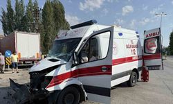 Ankara’da tır ile ambulans çarpıştı: 5 yaralı