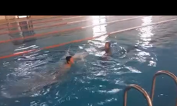 Minikler Bil Koleji havuzunda hünerlerini konuşturuyor!