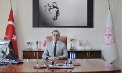 İstifa etti