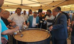 Kırşehir'de 7 bin 500 kişiye aşure dağıtıldı