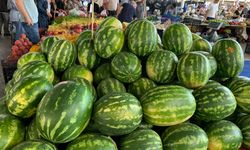Kırşehir'de cebini düşünen vatandaş tezgâhlara akın etti