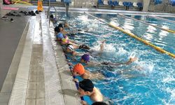 Kırşehir’in şampiyon yüzücüleri yetişiyor