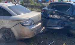 Zincirleme kaza: 5 araçta hasar oluştu