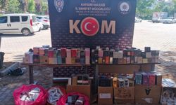 Kaçak parfüm operasyonunda 2 kişi gözaltına alındı