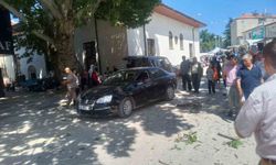 Otomobilin üzerine düştü
