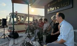 Türkülerle yolculuk başladı: İlk durakları Akçakent ve Çiçekdağı İlçesi’ydi