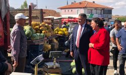 AK Parti Heyeti Akçakent’te esnafla buluştu