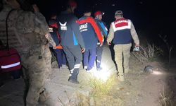 Kayalıklardan düşen kadın kurtarıldı