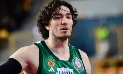 Cedi Osman Kimdir, Kaç Yaşında, Hangi Takımda? Eşi Ebru Şahin mi?
