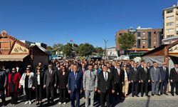 Kırşehir caddeleri Ahilik bayraklarıyla renklendi
