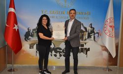 Kırşehir’de halk sağlığında öne çıkan iki aile hekimine ödül