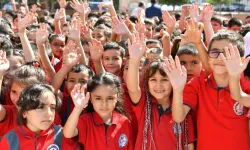 On binlerce öğrenci ders başı yaptı