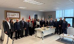 Ahilik 365 Günlük Uygulama için masada!