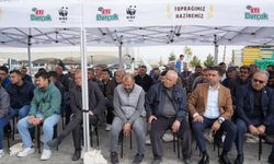 Demirci, çiftçilerin yanında