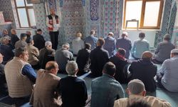 Kırmızı Yelekliler cami cemaatini aydınlattı