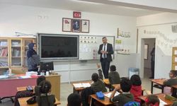 Müdür Sağlam, öğretmen ve öğrencilerle bir araya geldi