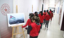 Öğrenciler Gazze için duyarlılık sergisini gezdi