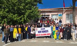 Üniversiteliler, miniklerle buluştu renkli anlar yaşandı