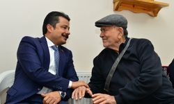 Vali Demiryürek, huzurevinde gönül köprüleri kurdu